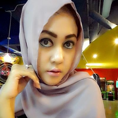 dewiiRHY's profile picture. INDONESIA