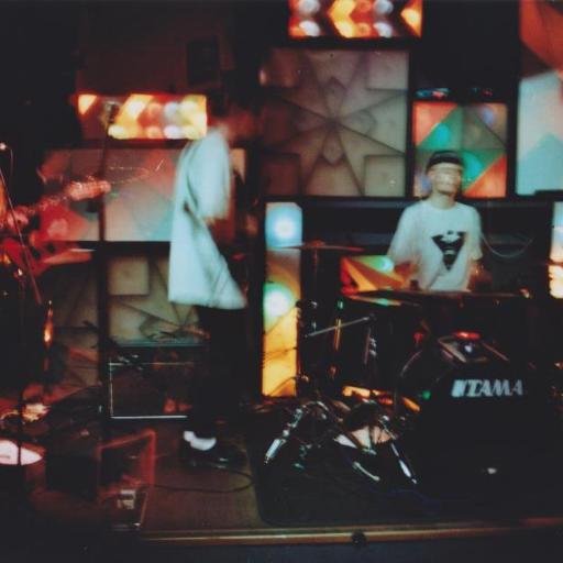 4 YOUNGMALES AGAINST THIS SCORCHT SOCIOPOLITICAL NIGHTMARE GENRE-FLITTERS PSYCH-PUNK-HOP-INDIE (NOT PRETENTIOUS) HEADMUSIC FROM NOTTINGHAM/LONDON EST. 2014 YEAH