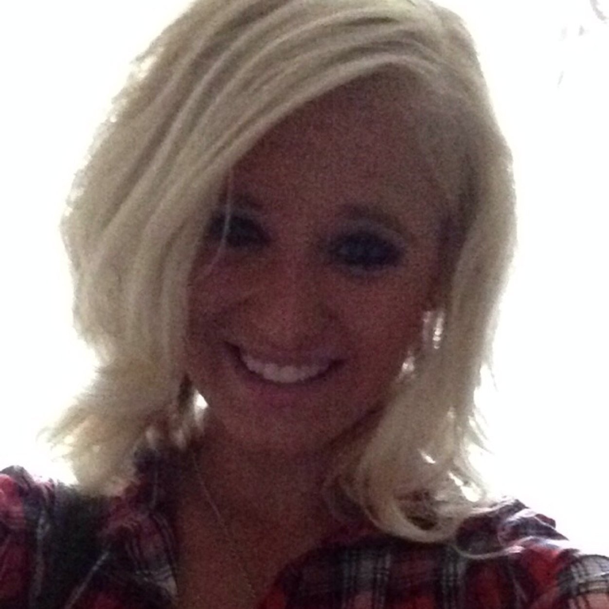 AshtonDennis17's profile picture. 