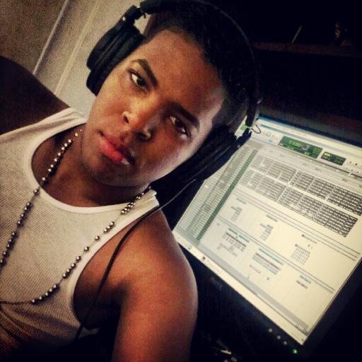 #21ºGrados - #BeatMaker - #Producer - IG: GTracks - BBPIN: 79C3A9F5 - WhatsApp: 8098360506 #DMF