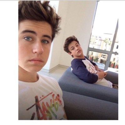 Dont follow me! GO FOLLOW @sidesftcash and she will DM TO CAM/NASH/JACOB/BRENT/GRANT/JEROME/ALYSSA/SELFIEC and many more! just ask guys!❤️love you