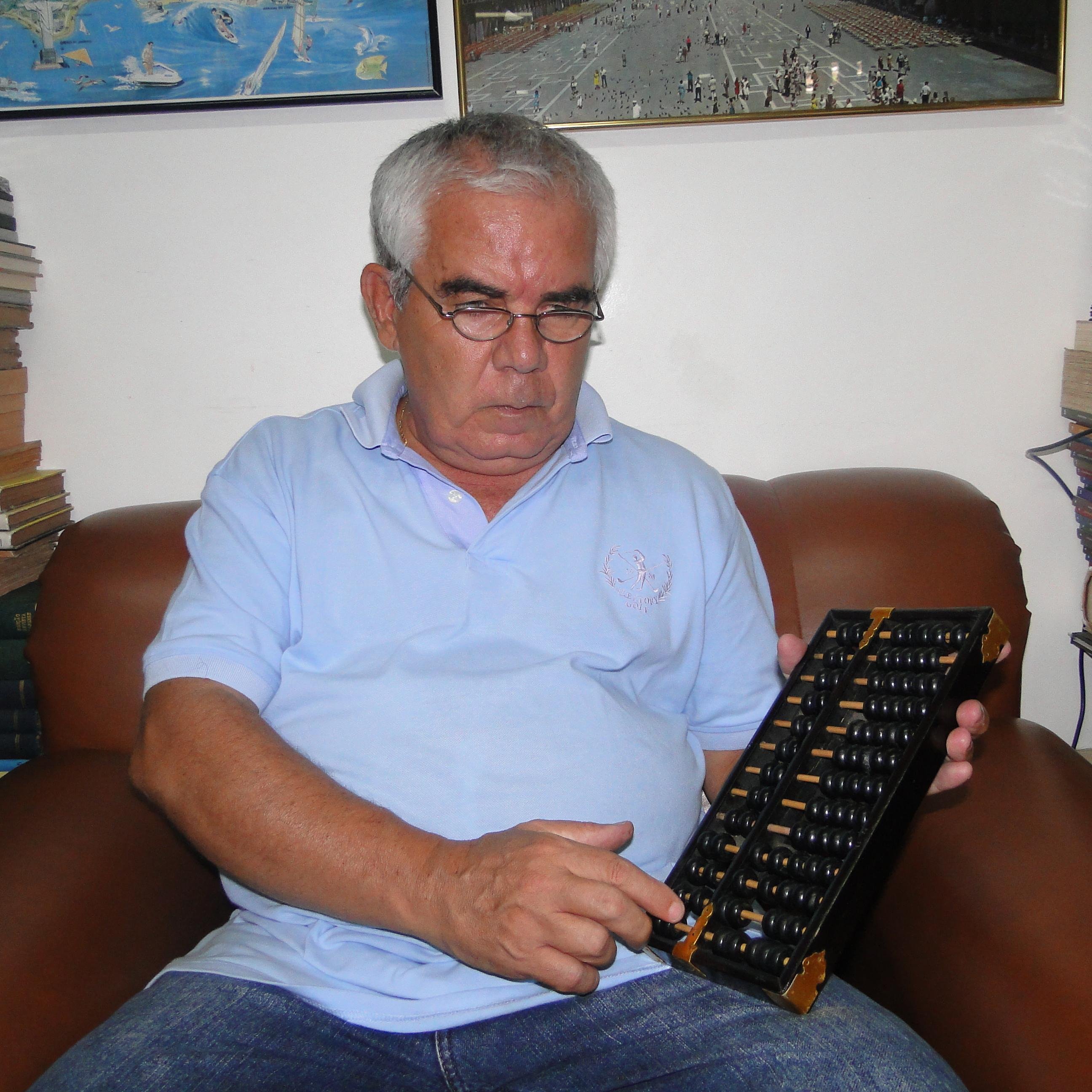 Médico, Historiador, Pesquisador da história da medicina. Vereador 89 - 96
Suplente deputado estadual 94 - 98 Pres. Acad. Teresopolitana de Letras 2000 a 2001