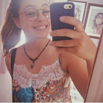 Apenas uma fã !!! O impossível está há um passo da nossa superação.  @eubekahcosta te amo