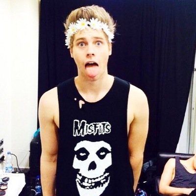 hi_lukeey's profile picture. GO FOLLOW @KINKYXCALUM BC SHE LOVES YOU AND ALSO GAVE YOU THIS FREE FOLLOW