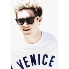 hi babe, i know this is boring, but she @ohniallwhy just gave you a free follow, can you follow her pls? ✨ ily, and your ☀️ loves you too