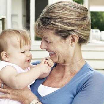Minha netinha Sarah nasceu, que anjo estou muito feliz. Eu tenho 57 anos e meu filho se chama Roberto!