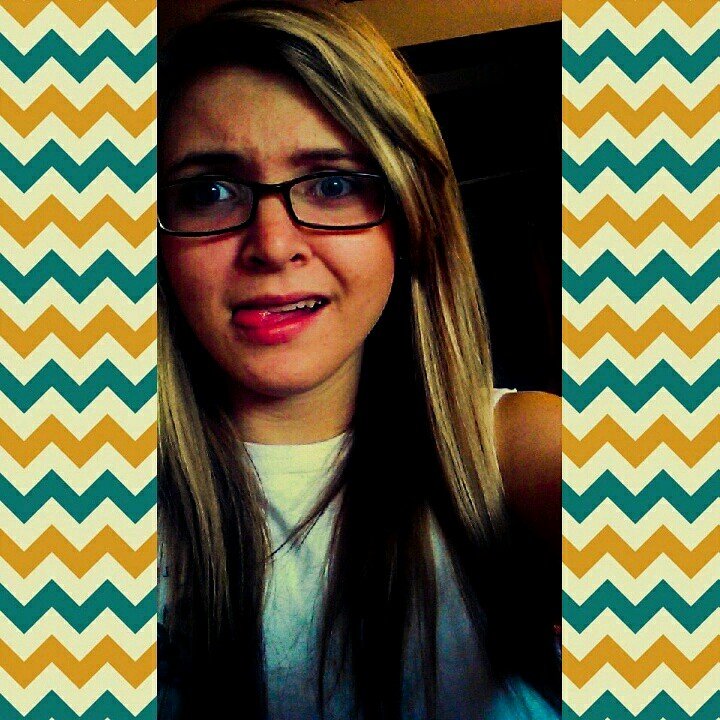 AllyssaWallyssa's profile picture. just a small town girl, living in this lonely world...too cheesy?