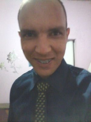 Cantor, Compositor, Goiânia - GO..(62) 91462977 / (62) 8273 5836 Instagram @marquinhosseabra