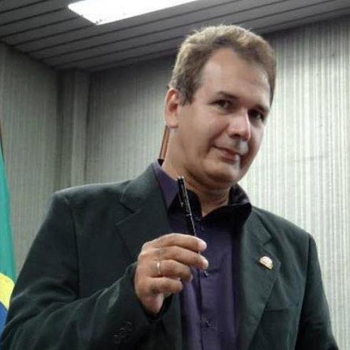 Empreendedor, amigo, bem humorado.