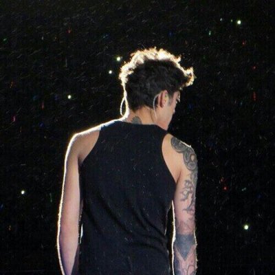 ask for a follow back on @raybanzouis