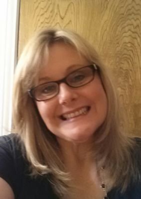 momxthreee's profile picture. 