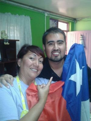 Ex-Representante Gabinete Juvenil Antofagasta, profesión Contador Auditor e Ingeniero en Información y Control de Gestión.