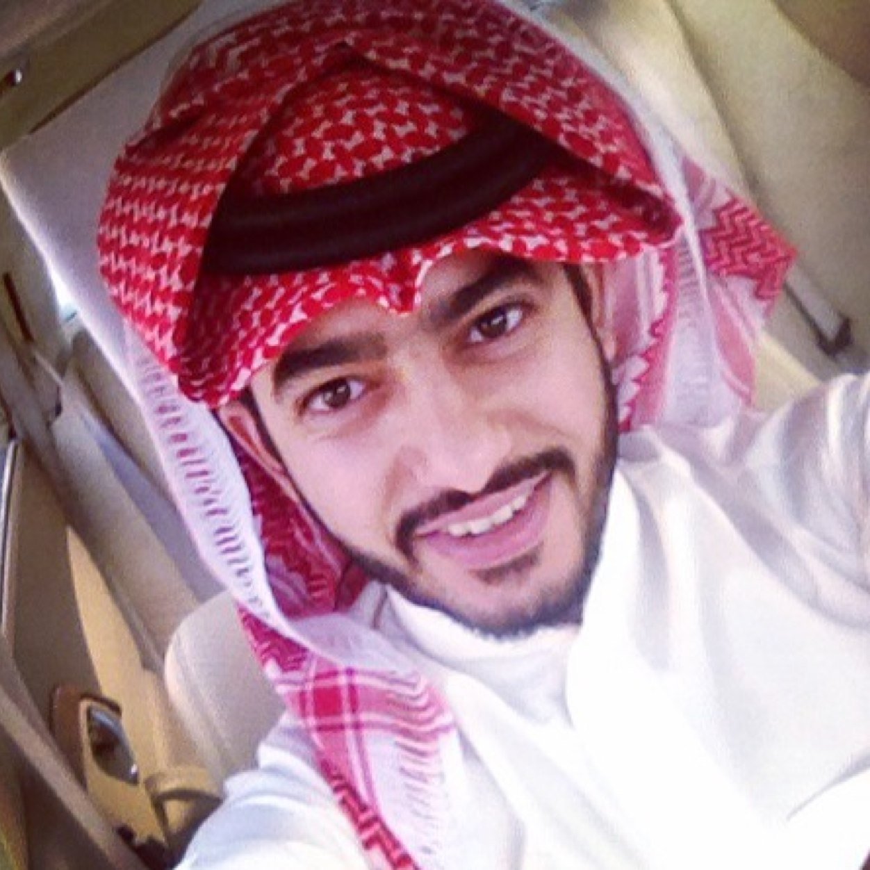 علىْ مٌتن النسيانَ لمّ اجِد لي مقعَد ...؟