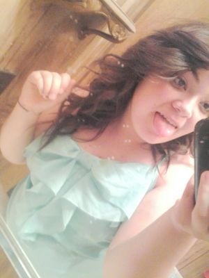 9dd52cb80aaf416's profile picture. | I'm just a regular 17 year old teenager | Follow me an ill follow back | ♡♡♡