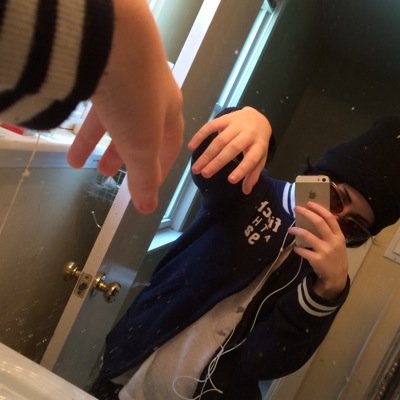 trshgrl001's profile picture. i hav 2 fkn piss