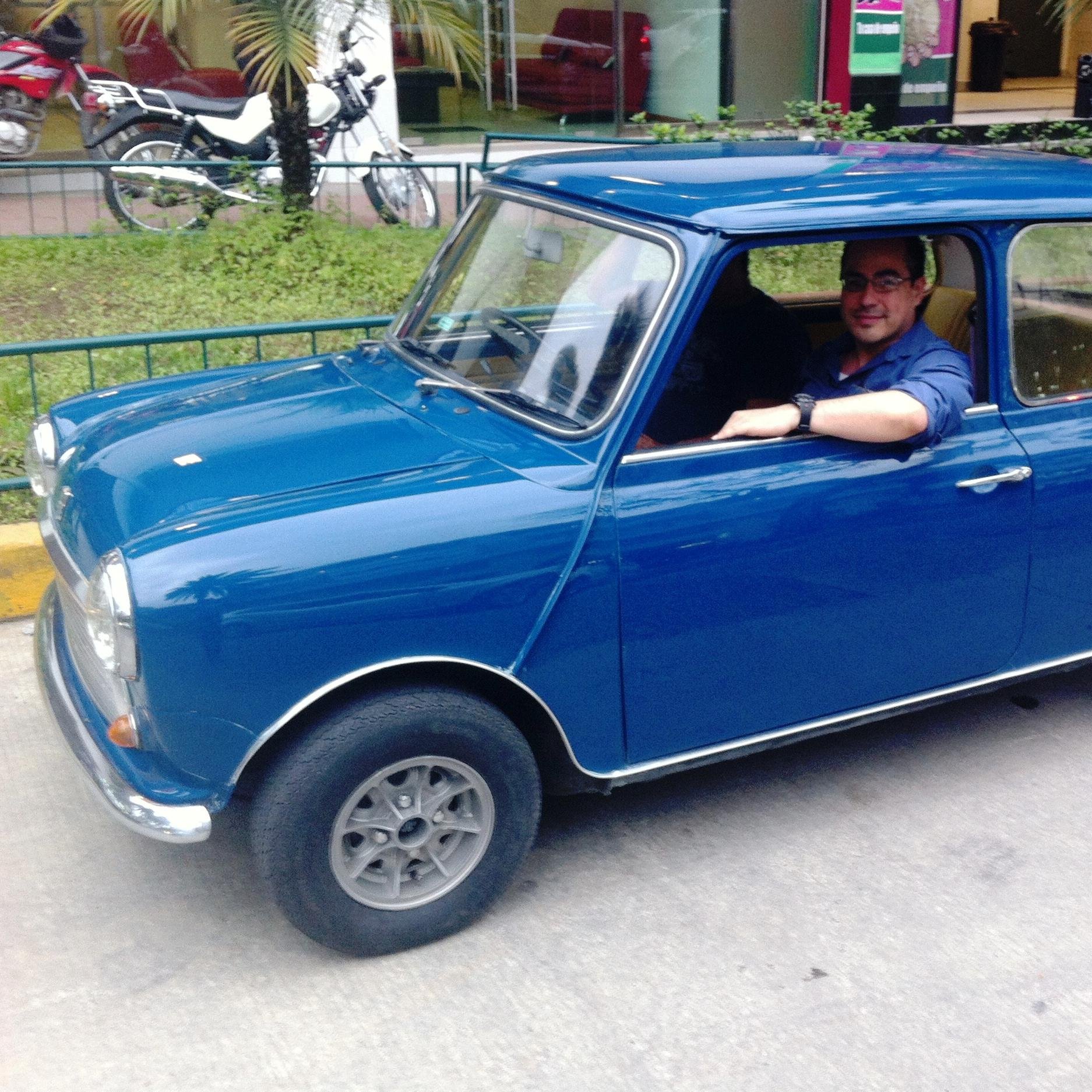 Periodista Xalapeño, Escritor de la Nota Roja, Sobreviviente de la Xiqueñada, Gran Amante del Café, Reportero y fotógrafo. Admirador de autos y motos de Altagam