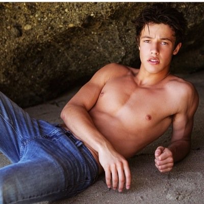 mytweetsforyuh's profile picture. I just want to keep people smiling and let them know there worth something. All of you guys are amazing :)