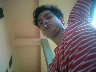 Kamu adalah apa yg selalu aku tulis. Tapi aku adalah apa yang tak pernah kamu baca