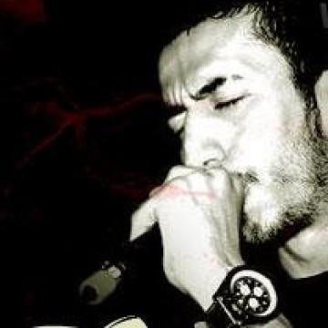 Gözlerin Tesadüf Değil ki Bana