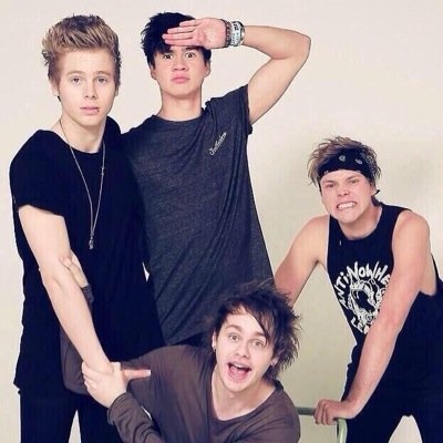 Free follow from @jadetan5sos follow her and ask for a dm to 5sos if you want one she follows back if you ask and could you please RT the link