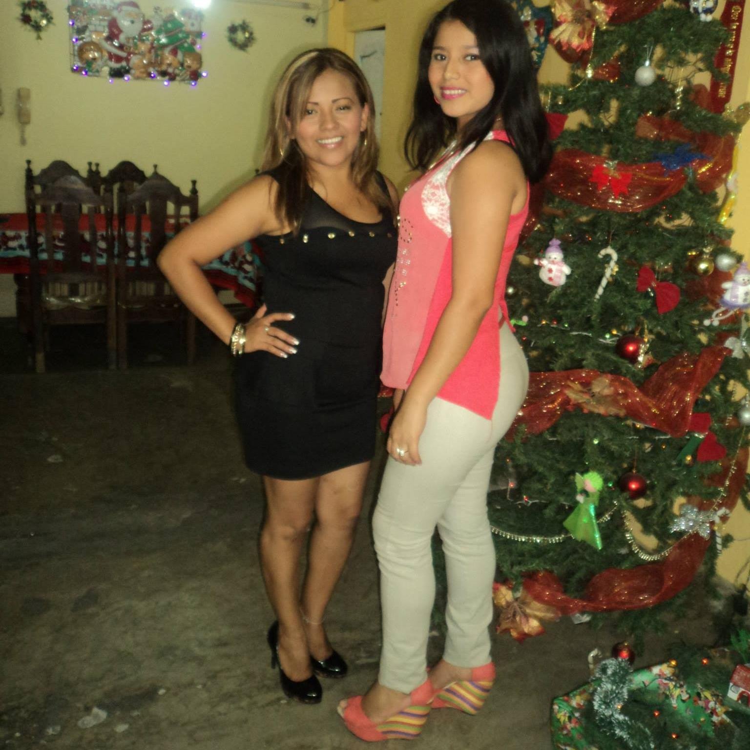 alexam_chiqui94's profile picture. 