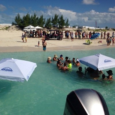HydraShadeMarin's profile picture. Hydra shades marine boating and beach umbrella comes as a 4 pc kit one of the expansion rods allows for the 8ft square unbrella to lock into a rod holder.