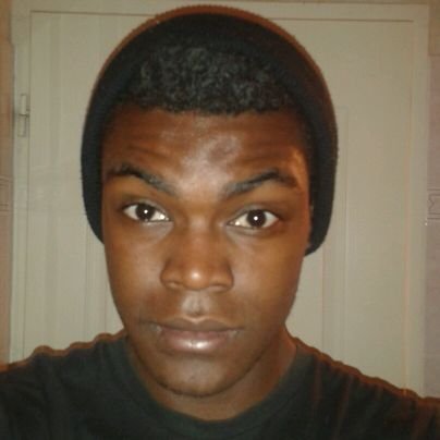 izaakduim's profile picture. Dans la vie tu peut reconnaitre les vrai et les faux il suffit des les regarder droit dans les yeux..