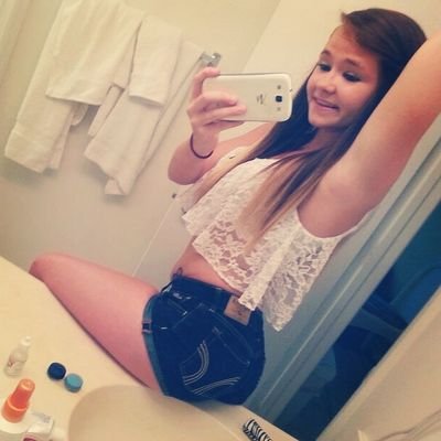 Sophomore, Person High, Single but ready to talk to anyone(;