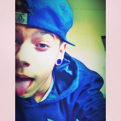 Skateboarder .   Insta : http://t.co/vHjysq81jV