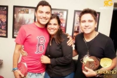 SE NAMORAR FOSSE BOM, eu vivia no cinema e não tava na balada! 3 anos com us mininu... segue? @BruninhoeDavi @BruninhoCerri - @davi_avila