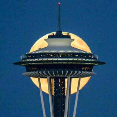 Seattle based photographer capturing moments that help define our city and times. Visit https://t.co/OI3W51OmcB for the pretty, the gritty and the positive.
