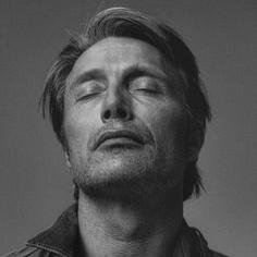 My poker face is impassable and my mathematical skills are genius. RP Pimp ~ #Vigilante [[18+ RP]]
