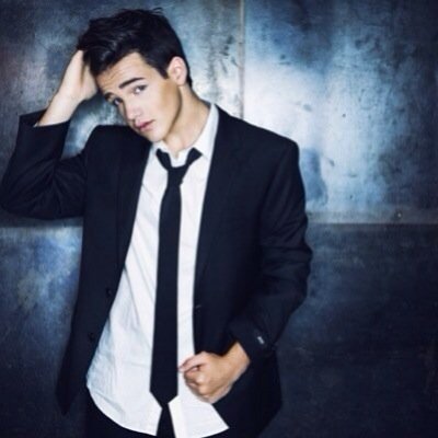 @slaymecam just gave you a free follow, go follow her back.
