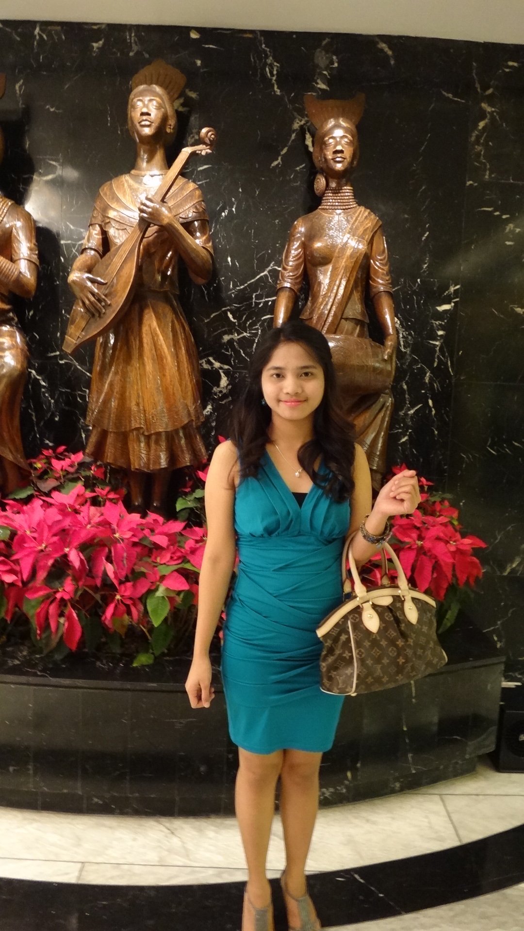 life_joyful's profile picture. 