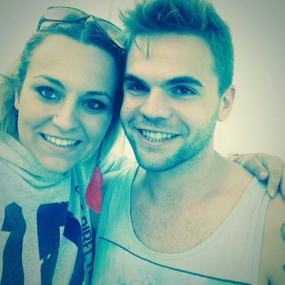 Account created to support @SandyBeales in Spain. I really Think you should buy #OnlyYou on itunes. I met sandy 13.07