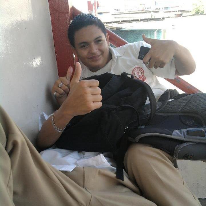 Nunca confíes mucho en alguien deja que la vida te sorprenda, es mejor estar sorprendido que decepcionado.