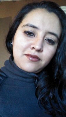 me llamo paola tengo 32 años y soy casada y tengo dos hija muy linda ellas son mi razon de vivir