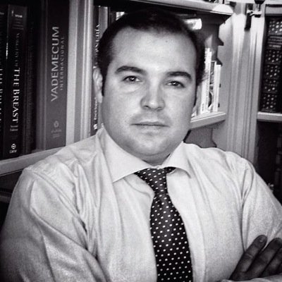 Breast and Plastic Surgeon | Dedicado a la Mastologia | Amante del mar | Madrid - Spain