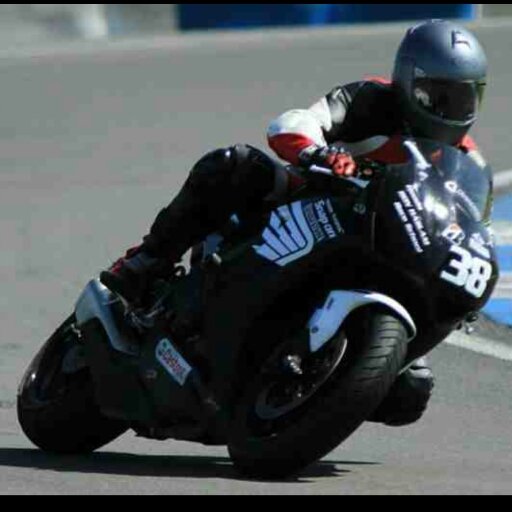 Follow moto gp, wsb and bsb. Love skiing holidays and chilling out on hot holidays .