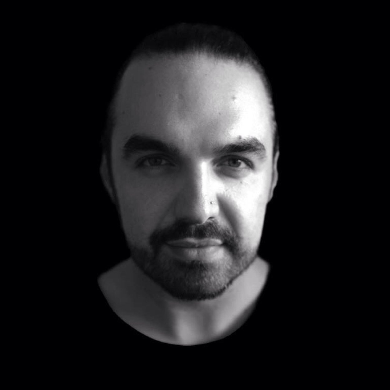 music industry addict / serial couch napper / graphic designer / DJ / one half of @silversneakerz