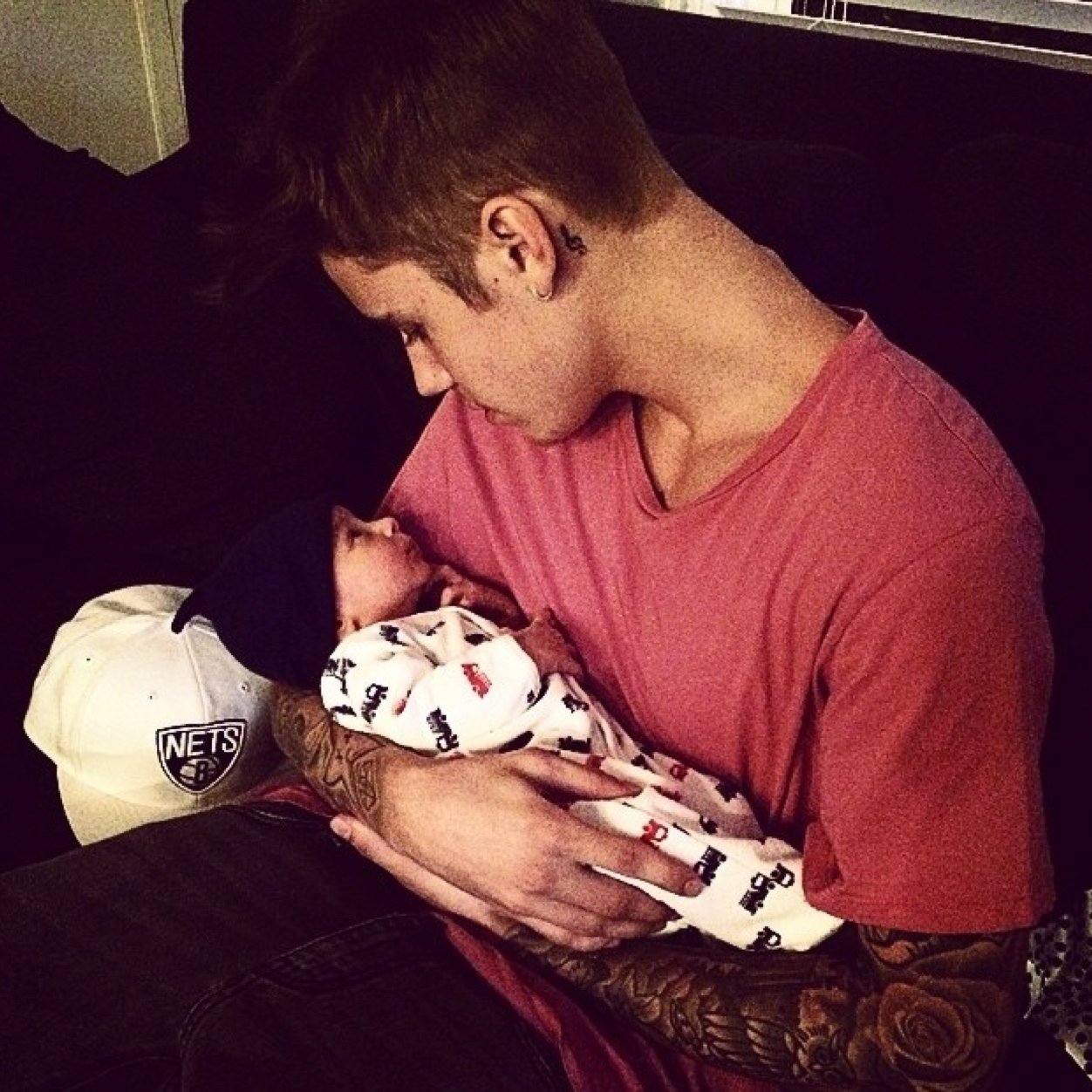 SwagAvon1994's profile picture. I ωill stop loving Justin only ωhen α mute mαn, tells α deαf mαn, thαt α blind mαn, sαω α legless mαn, ωαlk αcross ωαter