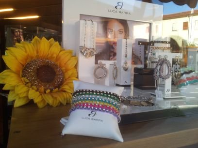 Articoli da regalo,gioielli,orologi ,argenteria,bomboniere,articoli per la casa.Tel041922232