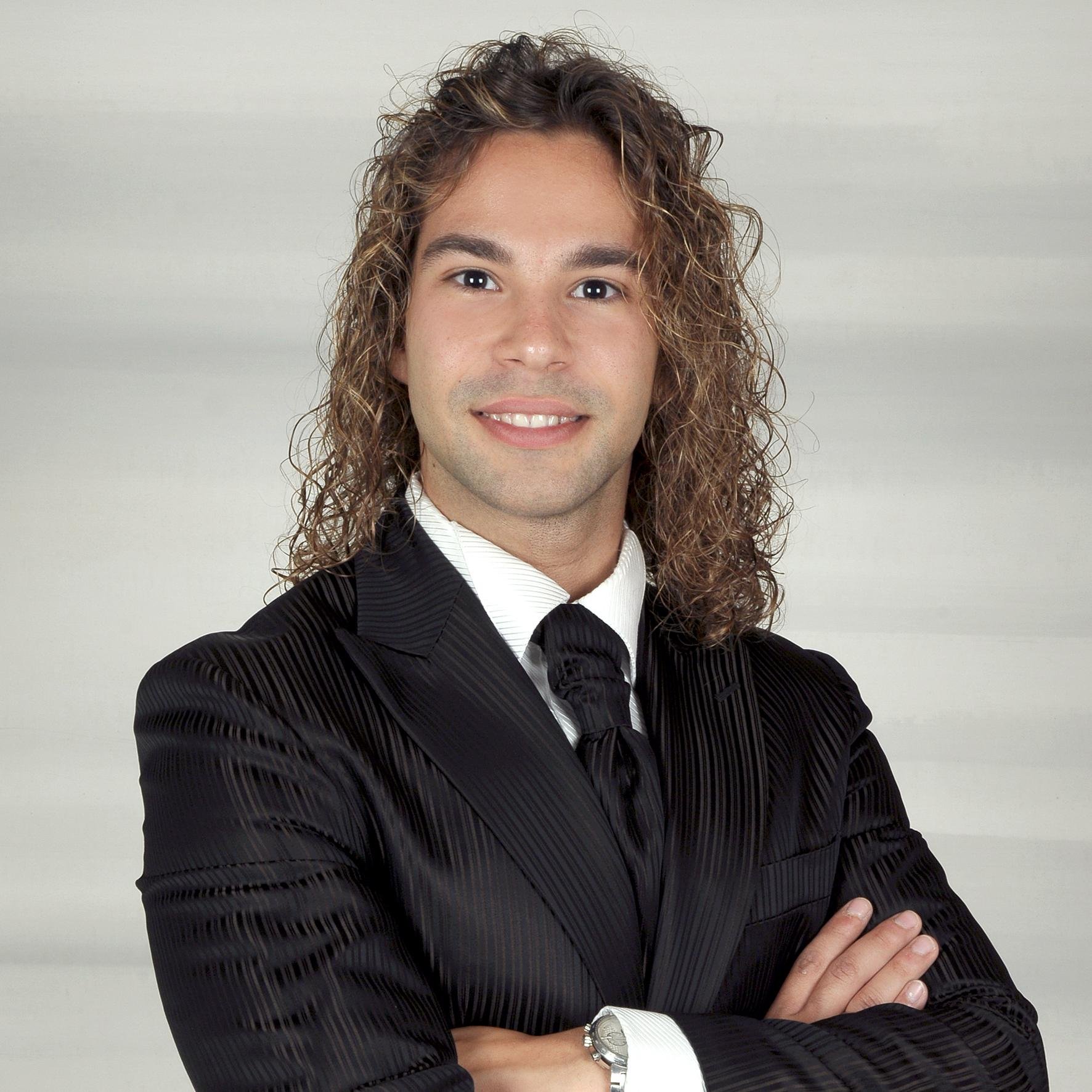 alexvirosta's profile picture. Doctorando en Derecho. Experto en Derecho Empresarial y Concursal. Estudiante de Criminología, Ciencias Políticas y Ciencias Jurídicas y de la AAPP