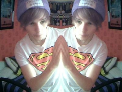 hi my name is pete am from the uk.
Am 19
I love anime and manga plus video gaming. ps4 pc
cosplay is amazing