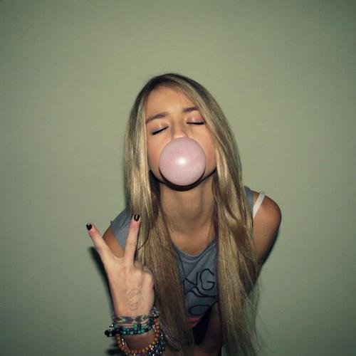 SrtaImperfectaa's profile picture. Que raro que sólo me acuerde de mis pesadillas y me olvide de mis sueños. ●●● Cuenta apta sólo para chicas ●●●