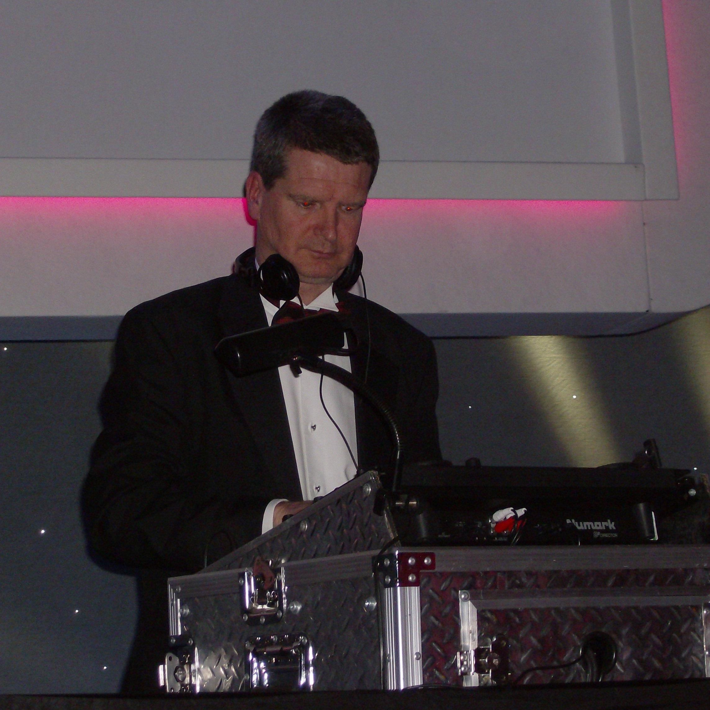 Quantumdiscouk's profile picture. Guarantee a touch of sophistication at your next event with Quantum Disco. Call free on 07850305632 or e.mail him at russbrewster63@gmail.com