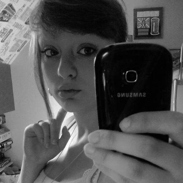 I'm in the 5sosFam and proud. ♥
I'm Michael's girl and proud. ♥

*Sorry, in fact I'm french and my english is very very bad :( *