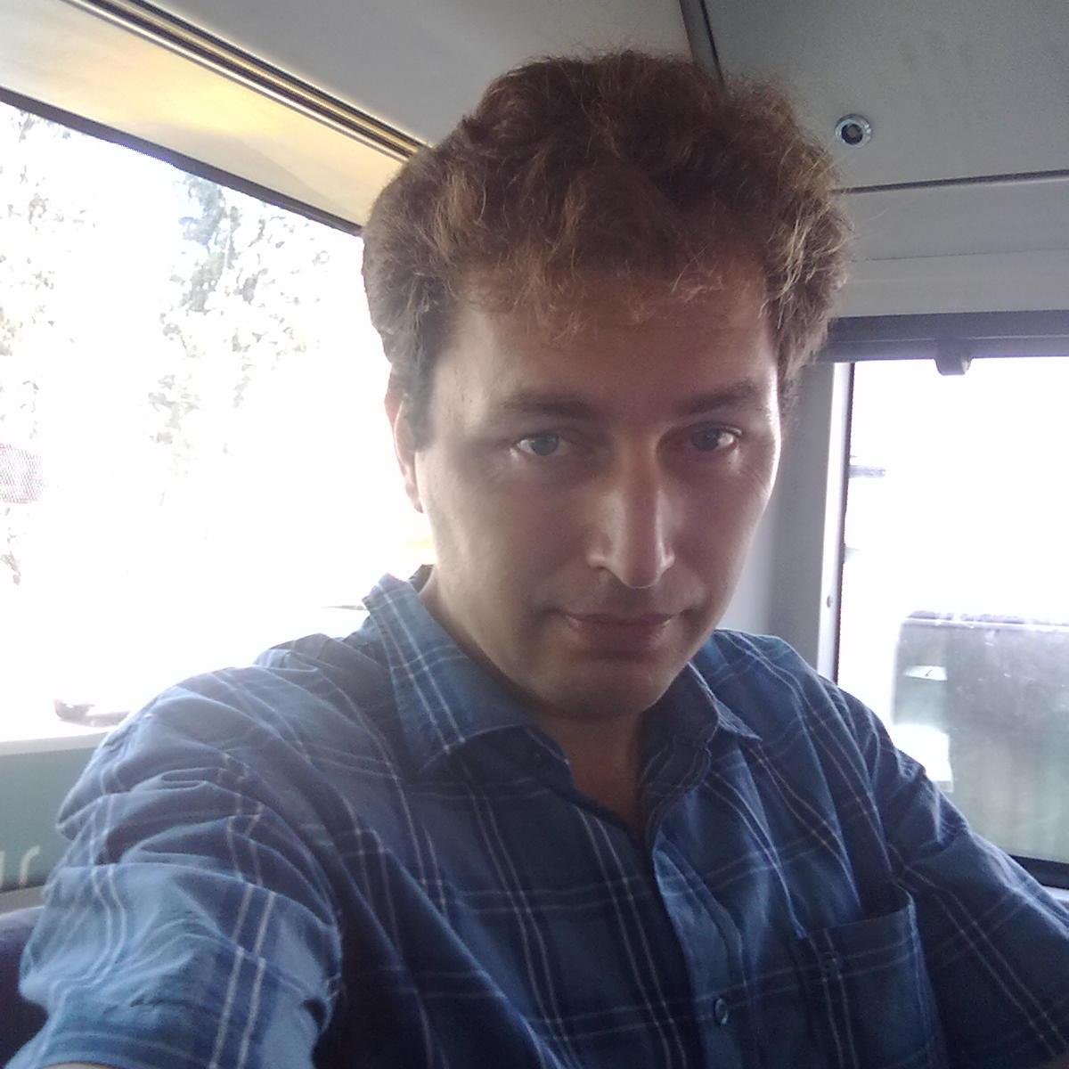 dinalisr's profile picture. 