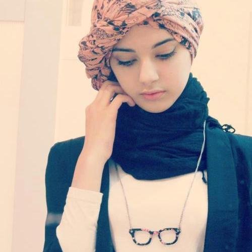 أنا كاتبة و محررة في عدد من المواقع الثقافية و المدونات العلمية ، أذا كنت تعتقد أن منشوراتي هادفة و تستحق النشر، فسأكون سعيدة بمشاركتك لها  ^_^
