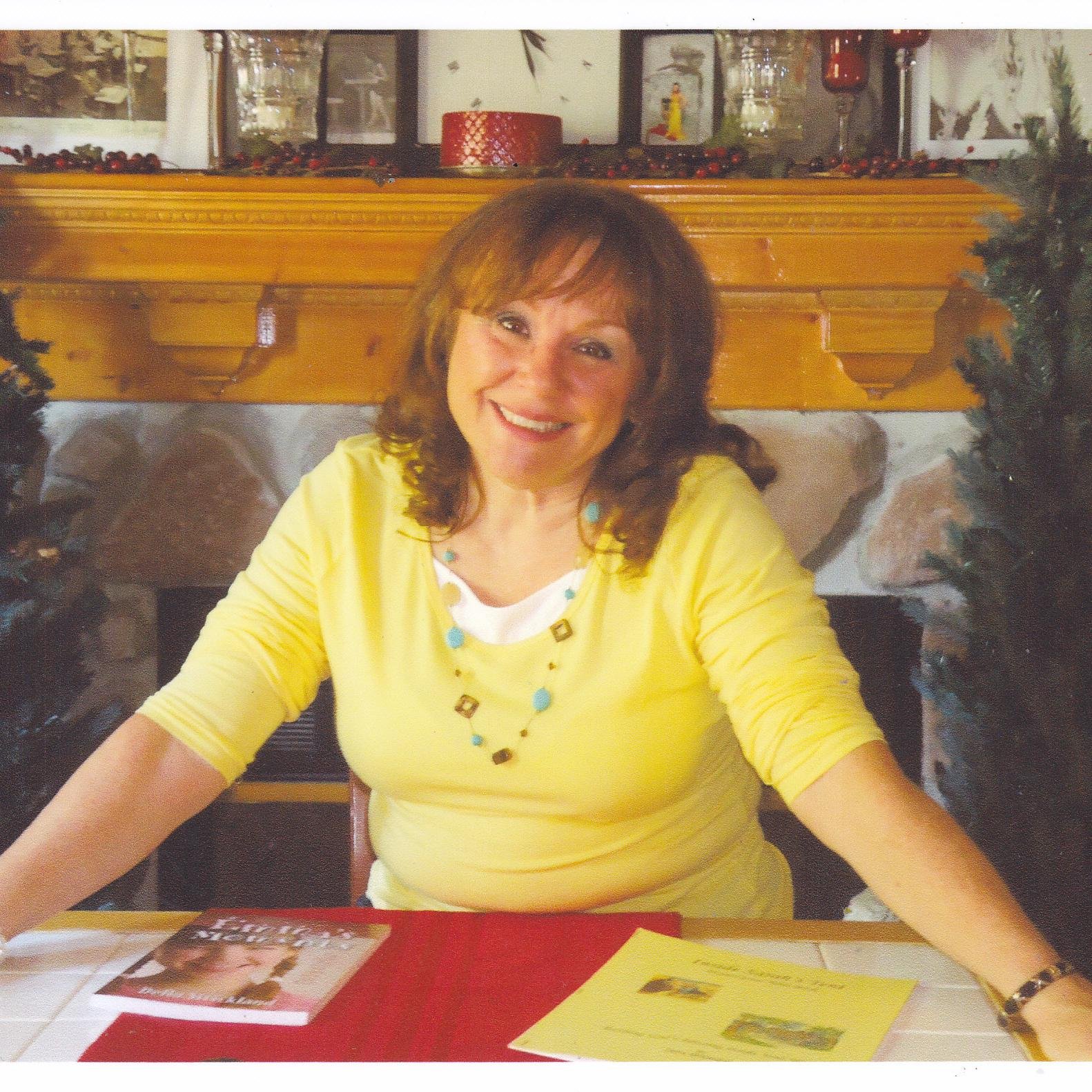 Painter of pictures with words #married #family #romancewriter #indieauthor #homesteader #wholesomeromance #inspirationalromance 🇺🇸USA 🇺🇸#prayerwarrior